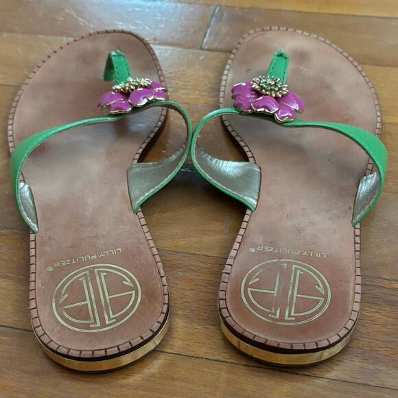 Lilly Pulitzer 6.5 Flyer Thong Sandals Guava Green Leather Pink Flower Jeweled - Picture 2 of 4